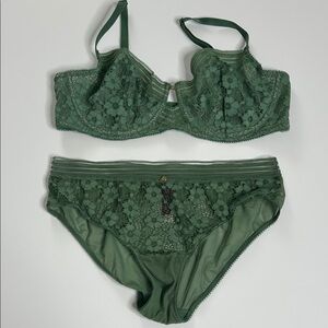 Adore Me Forest Green Lace Bra Set